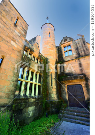 A courtyard surrounded by greenery at Lockheart Castle (Gunma Prefecture) A courtyard surrounded by greenery at Lockheart Castle (Gunma Prefecture) 129104553