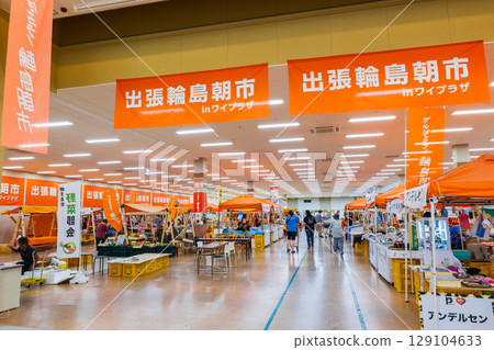 能登－在能登市內購物廣場臨時搭建的輪島早市攤位。 *照片拍攝於2025年7月 129104633