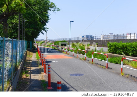 Road along the Old Edogawa River, Ichikawa City, Chiba Prefecture, July 2025 129104957