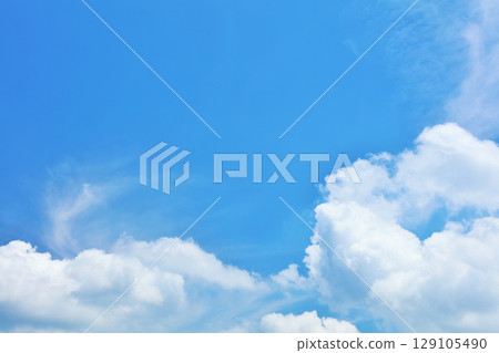夏天藍天和雲彩 夏天藍天和雲彩 129105490