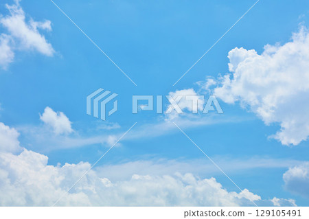 夏天藍天和雲彩 夏天藍天和雲彩 129105491