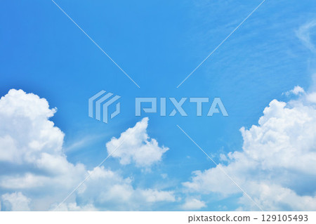 夏天藍天和雲彩 夏天藍天和雲彩 129105493