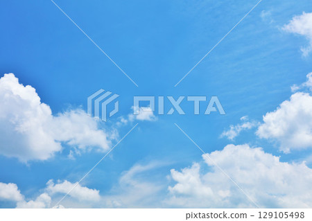 夏天藍天和雲彩 夏天藍天和雲彩 129105498
