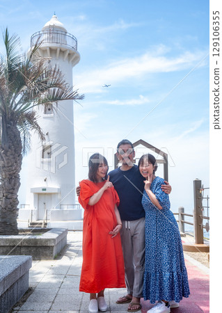 A family traveling to Nomazaki Lighthouse in summer 129106355