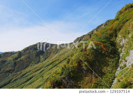 初秋的北阿爾卑斯山 129107514