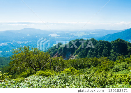 Climbing Mt. Myoko in summer (Tengudo to the chain section: view towards Lake Nojiri) 129108871