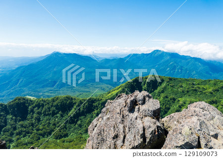 Climbing Mt. Myoko in summer (view of Mt. Kurohime and Mt. Takatsume from the summit of the South Peak) 129109073