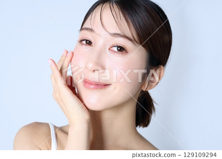 女性肖像美女形象 129109294