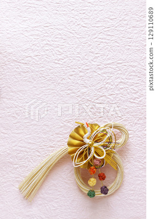 Japanese material background: Mizuhiki decoration 129110689