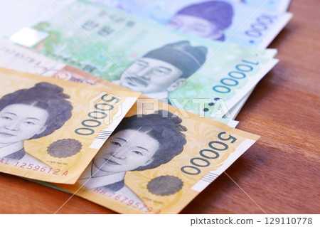 韓國貨幣、韓元紙幣 129110778