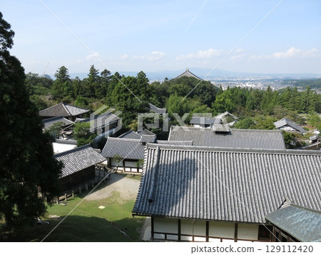 View from Nigatsudo Hall at Todaiji Temple in Nara City (Great Buddha Hall, Nara city, Mount Ikoma, etc.) View from Nigatsudo Hall at Todaiji Temple in Nara City (Great Buddha Hall, Nara city, Mount Ikoma, etc.) 129112420