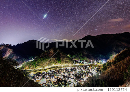 靜謐小鎮中閃爍的宇宙奇蹟 129112754