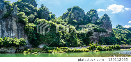 Panorama of the Blue Cave with fresh greenery [Motoyamakei, Nakatsu City, Oita Prefecture] 129112965