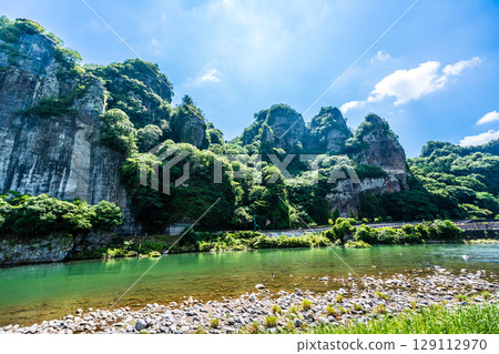 青之洞窟的新綠[大分縣中津市本山井] 129112970