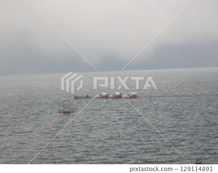 Hakone Lake Ashinoko 129114891