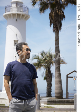 A handsome middle-aged man enjoying domestic travel 129116017