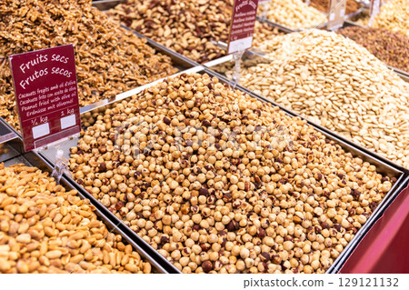 Selection of fried and roasted nuts like hazelnuts, peanuts and others at a market stall, Majorca, Mallorca, Balearic Islands, Spain, Europe 129121132