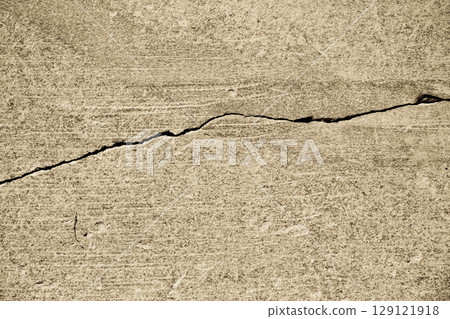 Texture of an old stone with a crack. Grunge brick texture. 129121918