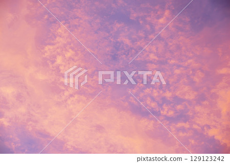 夏日夕陽 黃昏 夏日天空 晴朗 八月 129123242