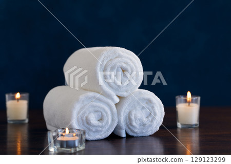 White towel 129123299