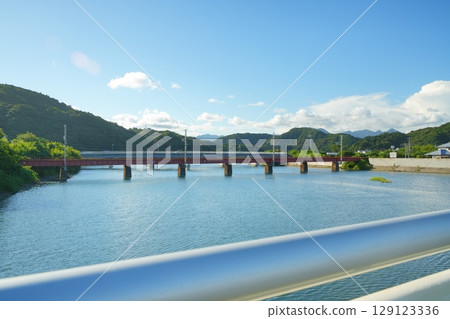 大河上的鐵橋 129123336