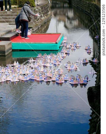 Spring in Hita "Mameda Nagashi Hina" (Oita Prefecture) 129123566