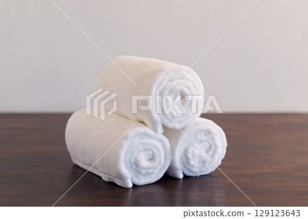 白色洗臉毛巾 129123643