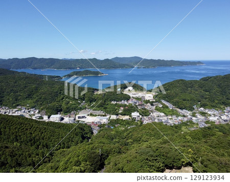長崎縣五島列島奈留島，從城岳瞭望台無人機空中全景 129123934