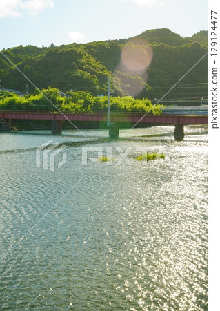與河景觀 129124477
