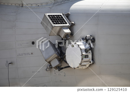 Chaff, flares and flight recorders Chaff, flares and flight recorders 129125410