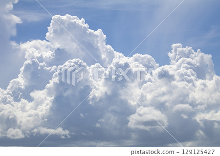 夏天的藍天白雲 夏天的藍天白雲 129125427