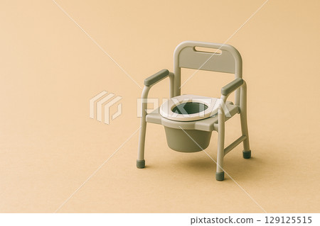 Miniature portable toilet - Image of home care 129125515