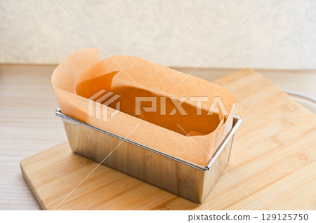 Pound cake making 129125750
