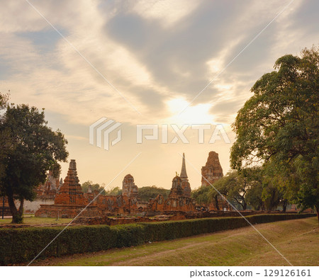Travel to Ancient City of Ayutthaya, Thailand 129126161