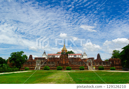 Ancient pagoda on temple in ayutthaya historical park Ancient pagoda on temple in ayutthaya historical park 129126210