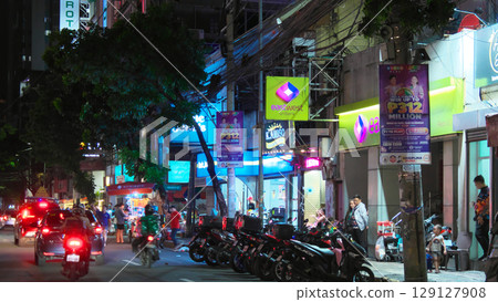 活力菲律賓－繁華的馬尼拉（馬拉特）城市景觀的夜景（2025年5月） 129127908