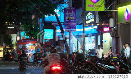活力菲律賓－繁華的馬尼拉（馬拉特）城市景觀的夜景（2025年5月） 129127913