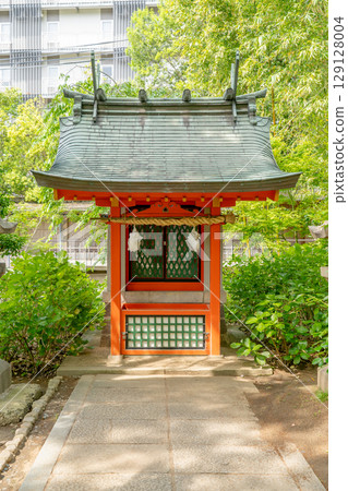 Ikuta Shrine, one of the oldest and most prestigious shrines in Japan, has Ichikishima Shrine (the god of water and performing arts) as its subsidiary shrine. Located in Shimoyamate-dori, Chuo-ku, Kobe. Ikuta Shrine, one of the oldest and most prestigious shrines in Japan, has Ichikishima Shrine (the god of water and performing arts) as its subsidiary shrine. Located in Shimoyamate-dori, Chuo-ku, Kobe. 129128004