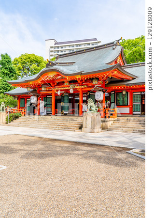 Ikuta Shrine (Ikuta-san), one of Japan's oldest and most prestigious shrines, has a worship hall in Shimoyamate-dori, Chuo Ward, Kobe City. 129128009