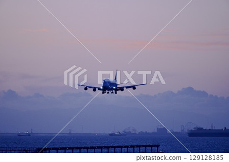 Dreamlifter landing at Centrair 129128185