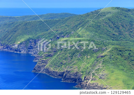 [島根縣]從赤羽山展望台看到的清晰景色（隱岐群島知武里島） 129129465