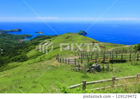[Shimane Prefecture] A clear view from Akahageyama Observatory (Chiburi Island, Oki Islands) 129129472