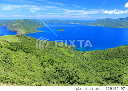 [Shimane Prefecture] A clear view from Akahageyama Observatory (Chiburi Island, Oki Islands) 129129497