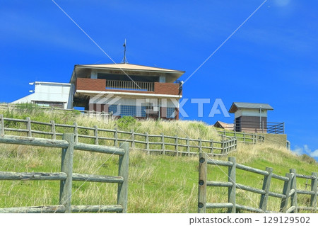 [島根縣] 晴天的赤羽山展望台（隱岐群島知武里島） 129129502