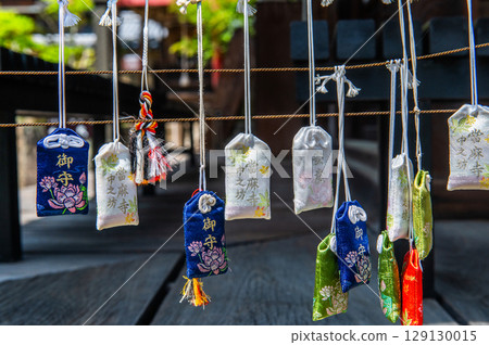 當摩寺,奈良縣的一座古老寺廟 當摩寺,奈良縣的一座古老寺廟 129130015