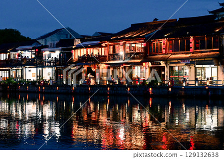 Sunset at Zhujiajiao near Shanghai 129132638