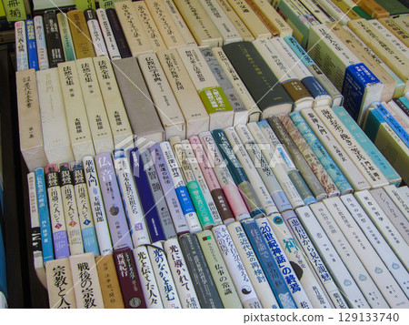 二手書店的店面 二手書店的店面 129133740