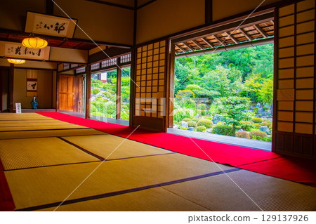[Kyoto Scenery] Toji-in Temple: A quiet garden alone soothes the soul 129137926