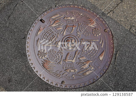 Manhole lid 129138587