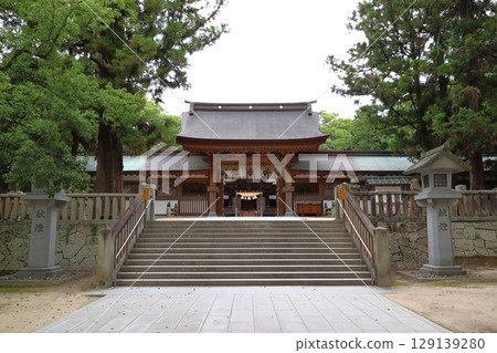 Oyamazumi Shrine: Shinmon Gate (Omishima-cho, Imabari City, Ehime Prefecture) Oyamazumi Shrine: Shinmon Gate (Omishima-cho, Imabari City, Ehime Prefecture) 129139280